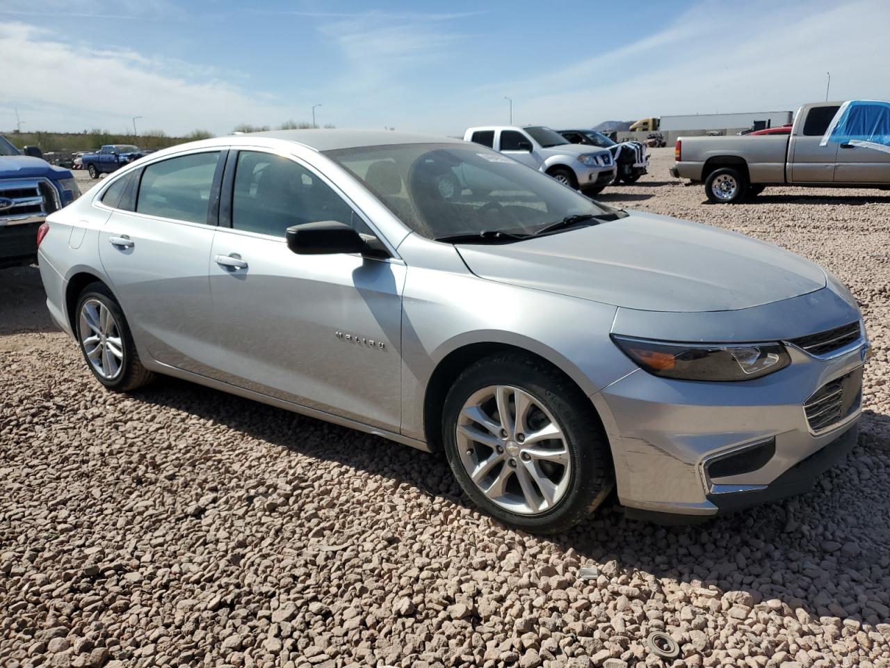 2017 Chevrolet Malibu - Image 4