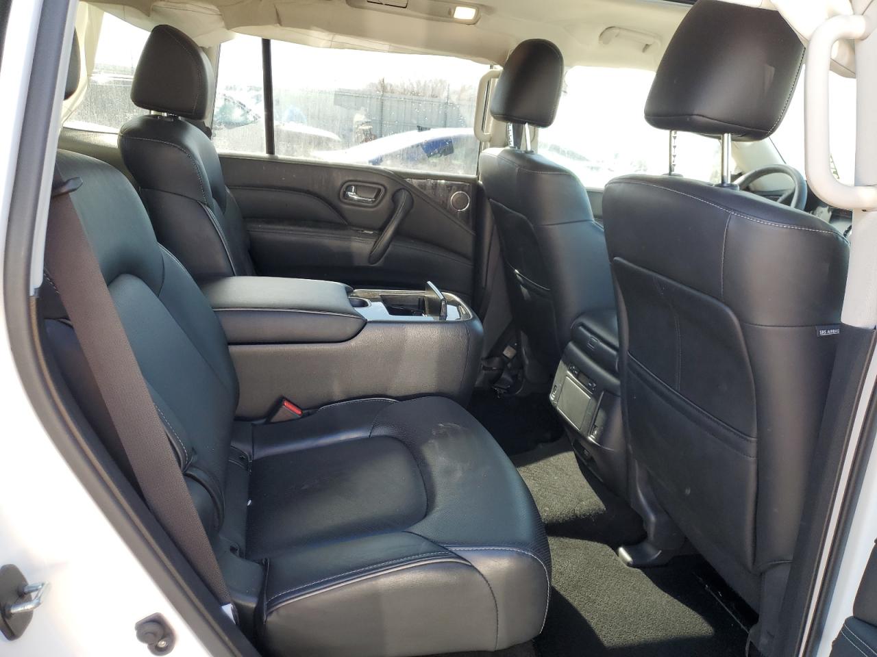2024 Infiniti QX80 - Image 11