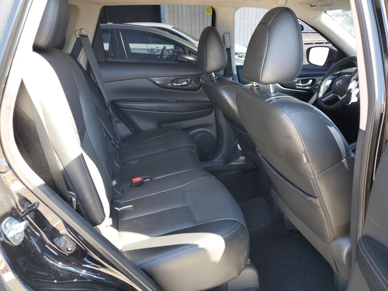 2019 Nissan Rogue - Image 11