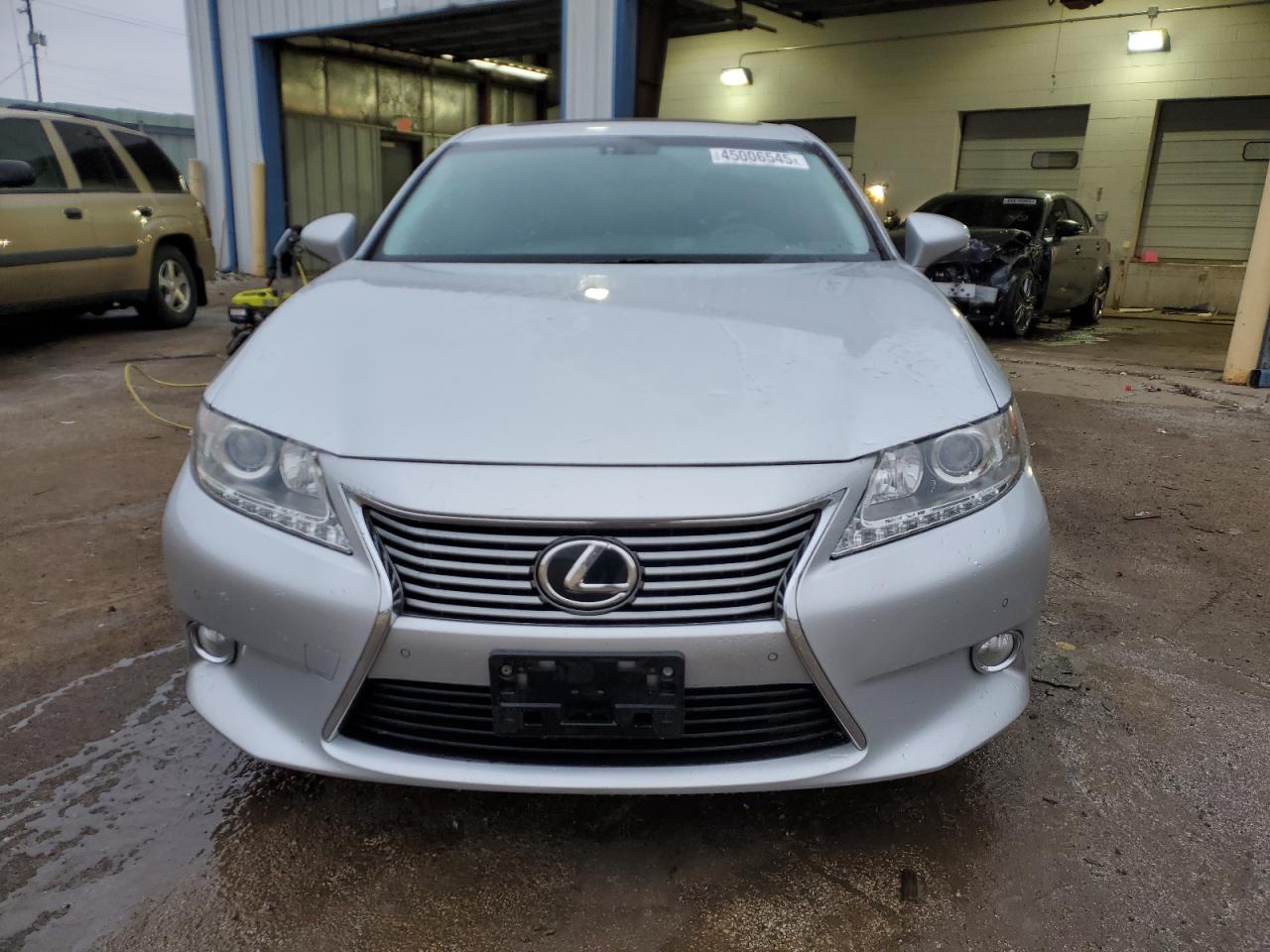 2013 Lexus ES - Image 5