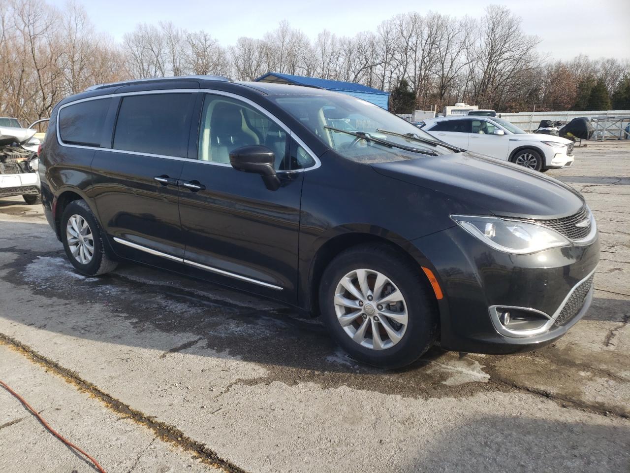 2019 Chrysler Pacifica - Image 4