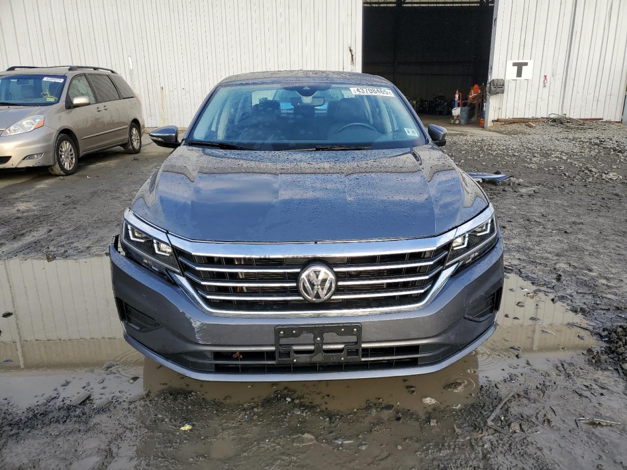 2020 Volkswagen Passat - Image 5