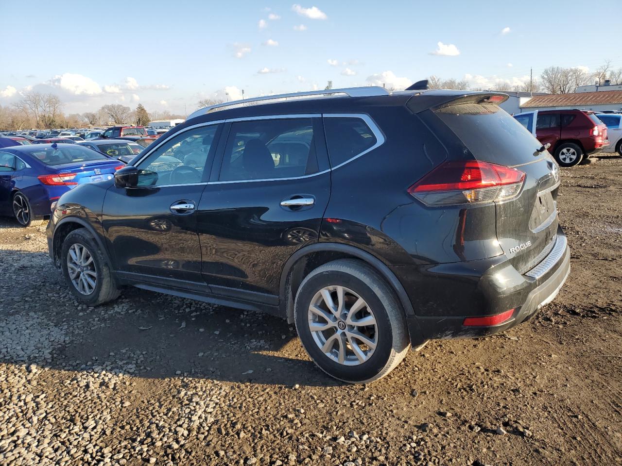 2018 Nissan Rogue - Image 2