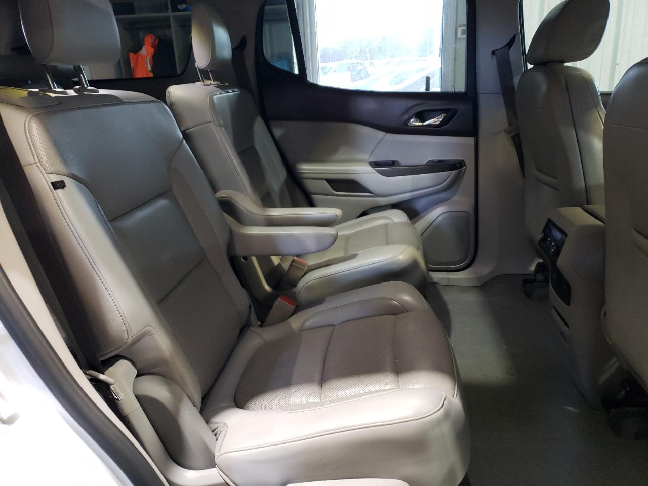 2018 GMC Acadia - Image 11