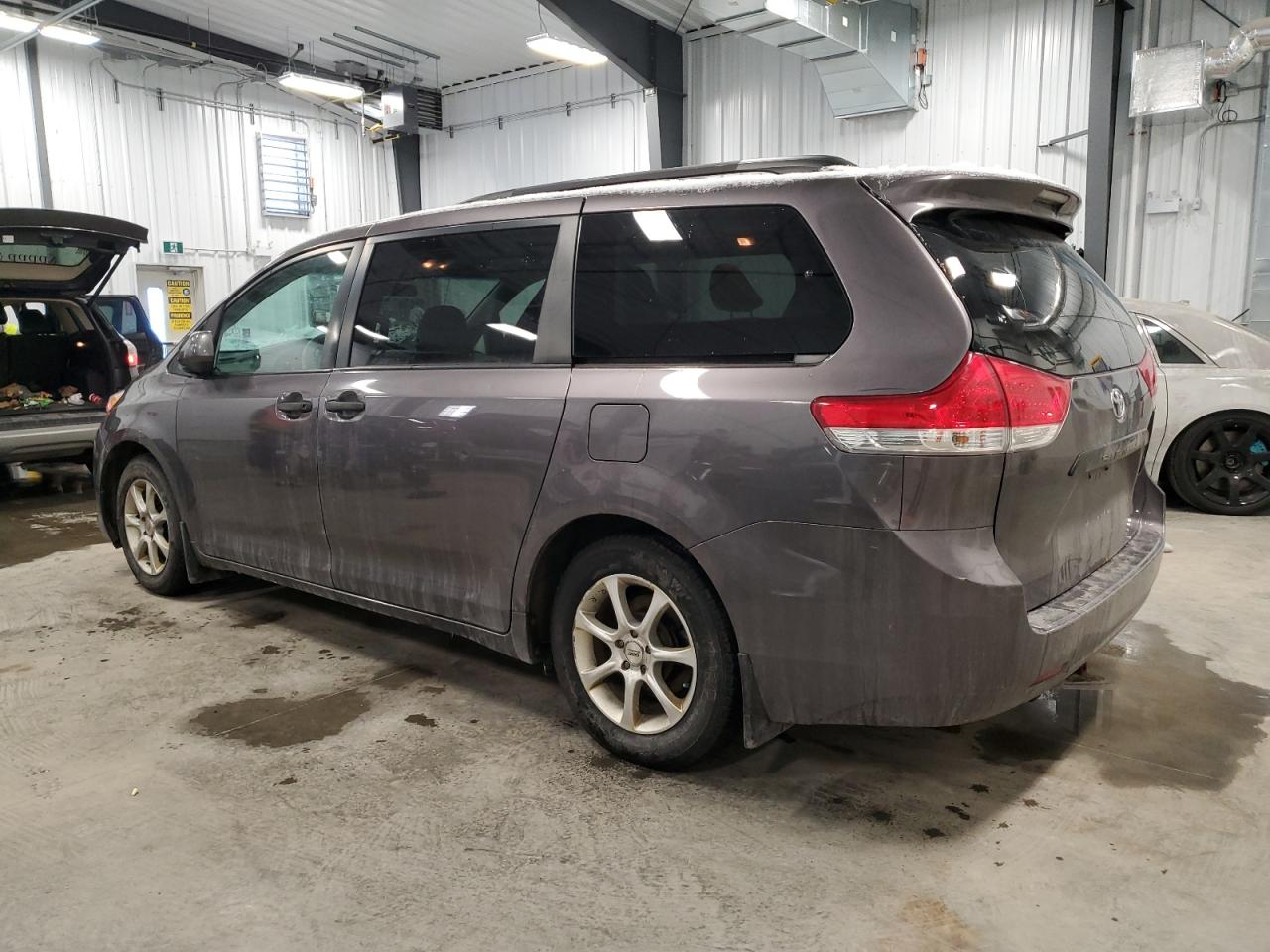 2011 Toyota Sienna - Image 2