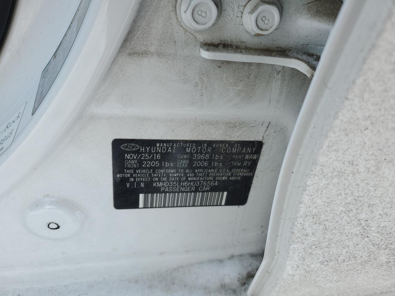 2017 Hyundai Elantra - Image 12