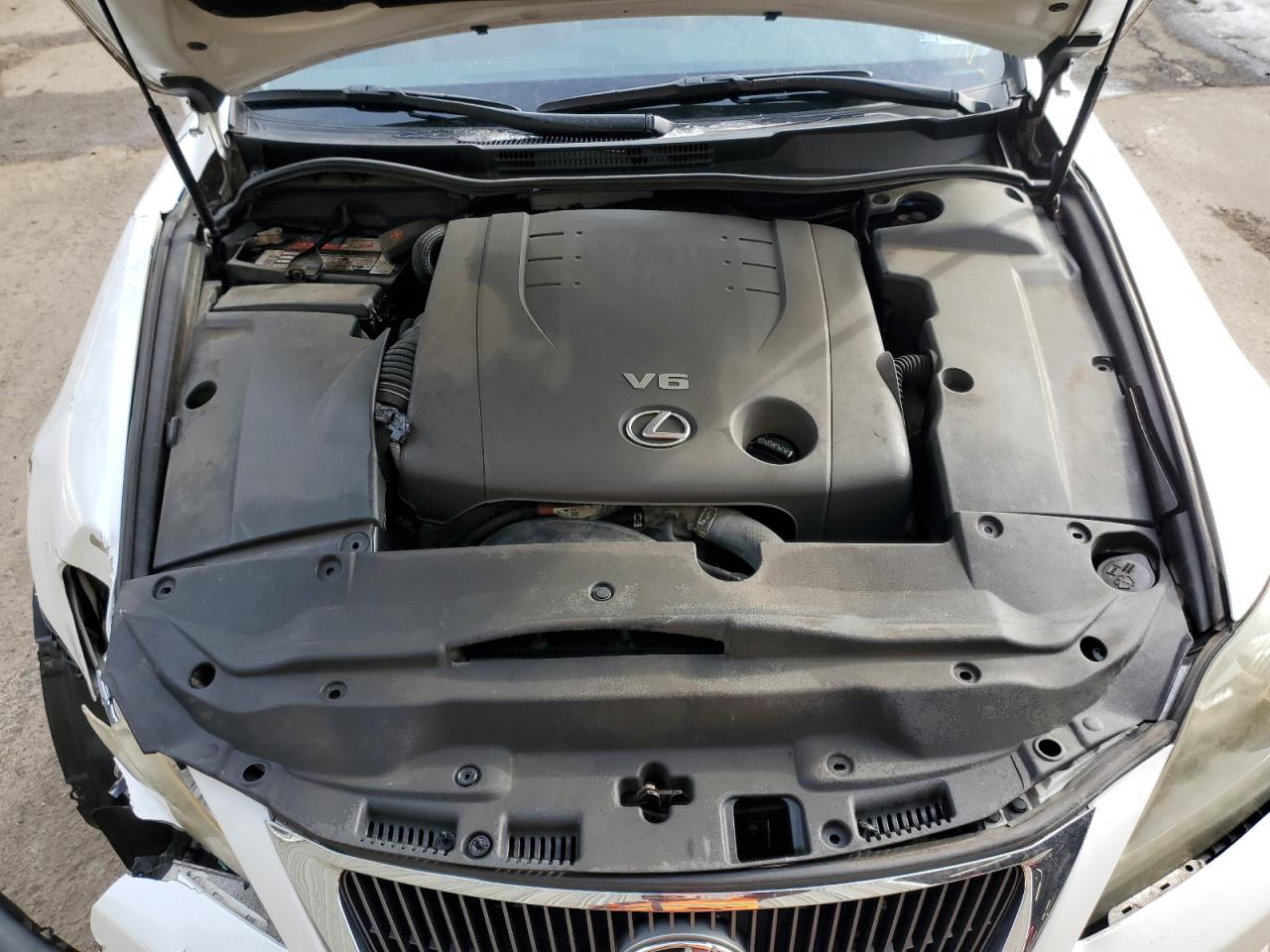 2012 Lexus IS - Image 11