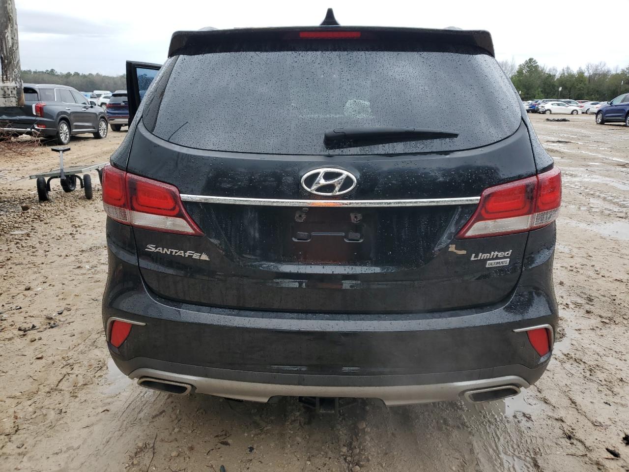 2017 Hyundai Santa Fe - Image 6