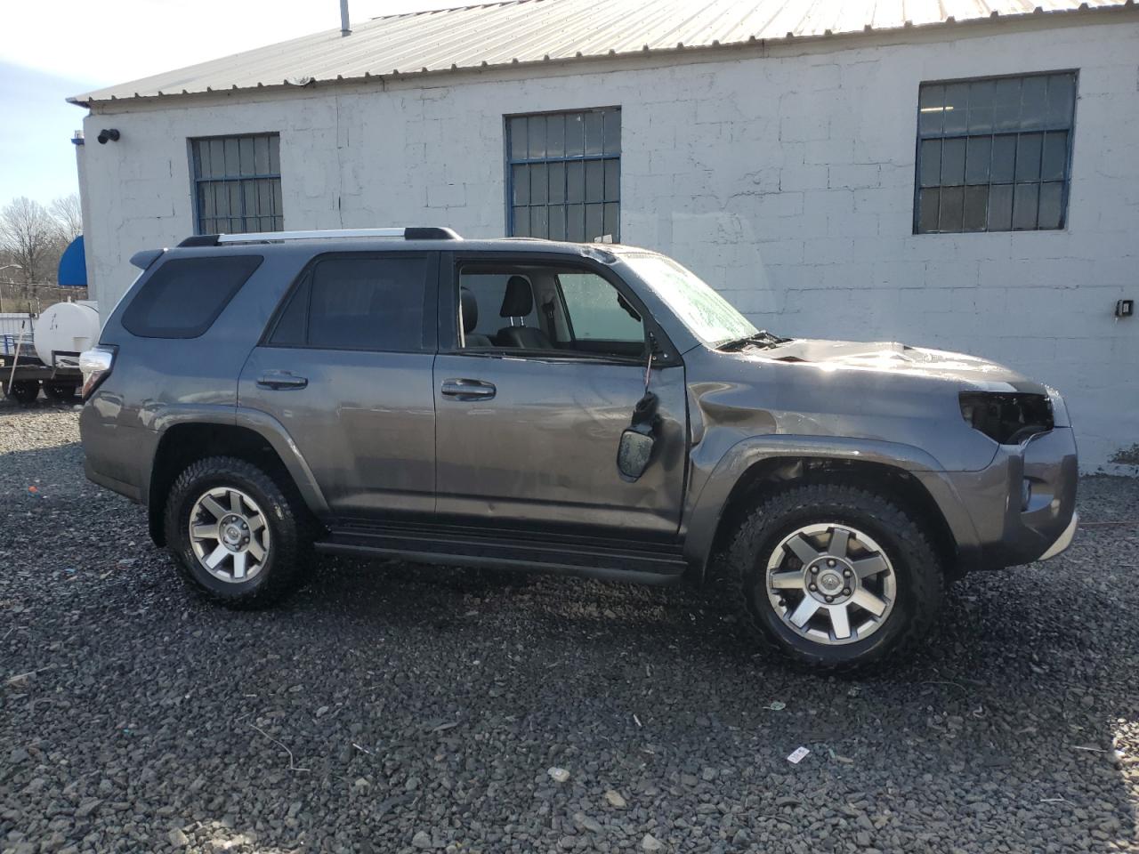 2015 Toyota 4Runner - Image 4