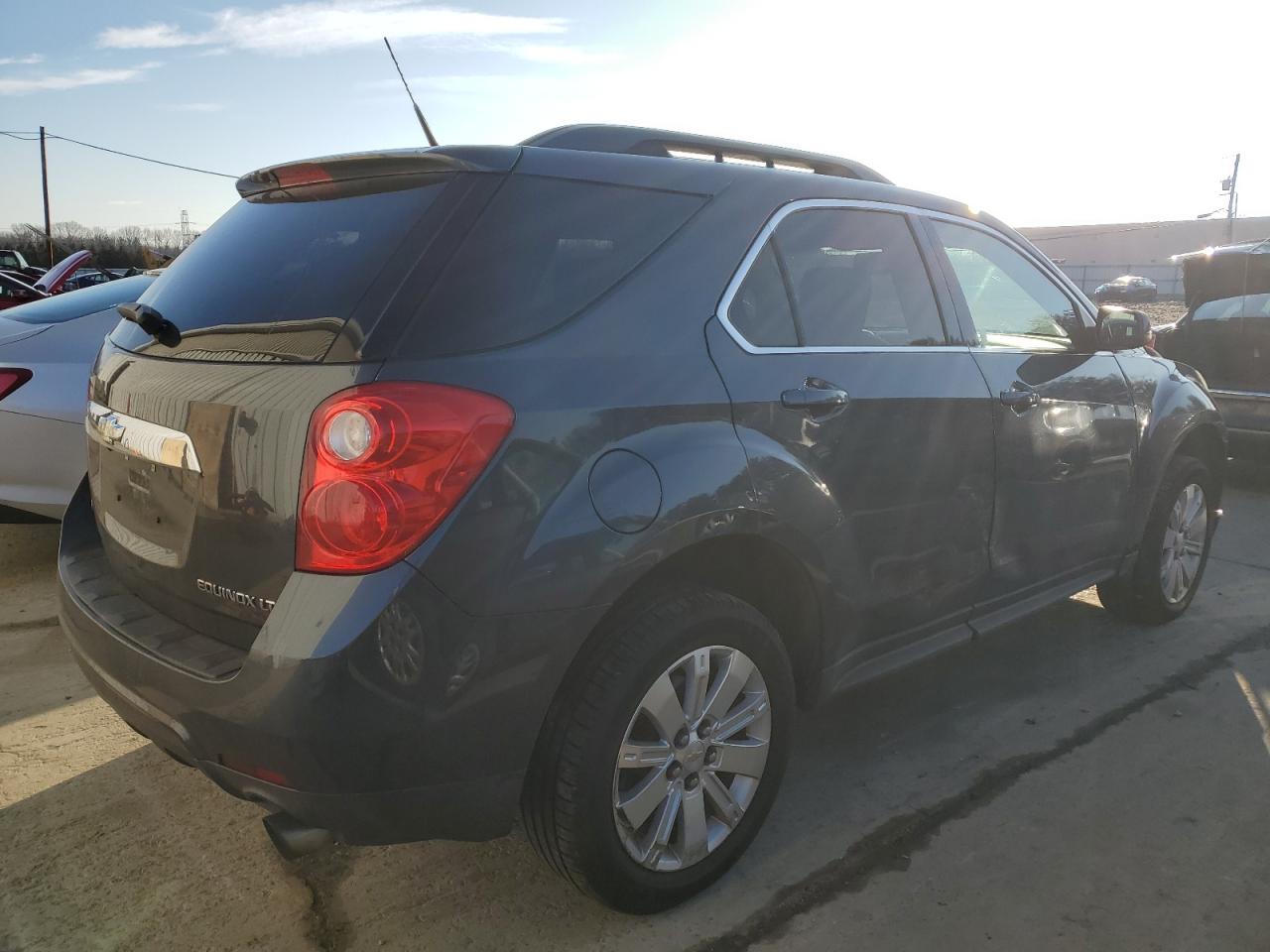 2010 Chevrolet Equinox - Image 3