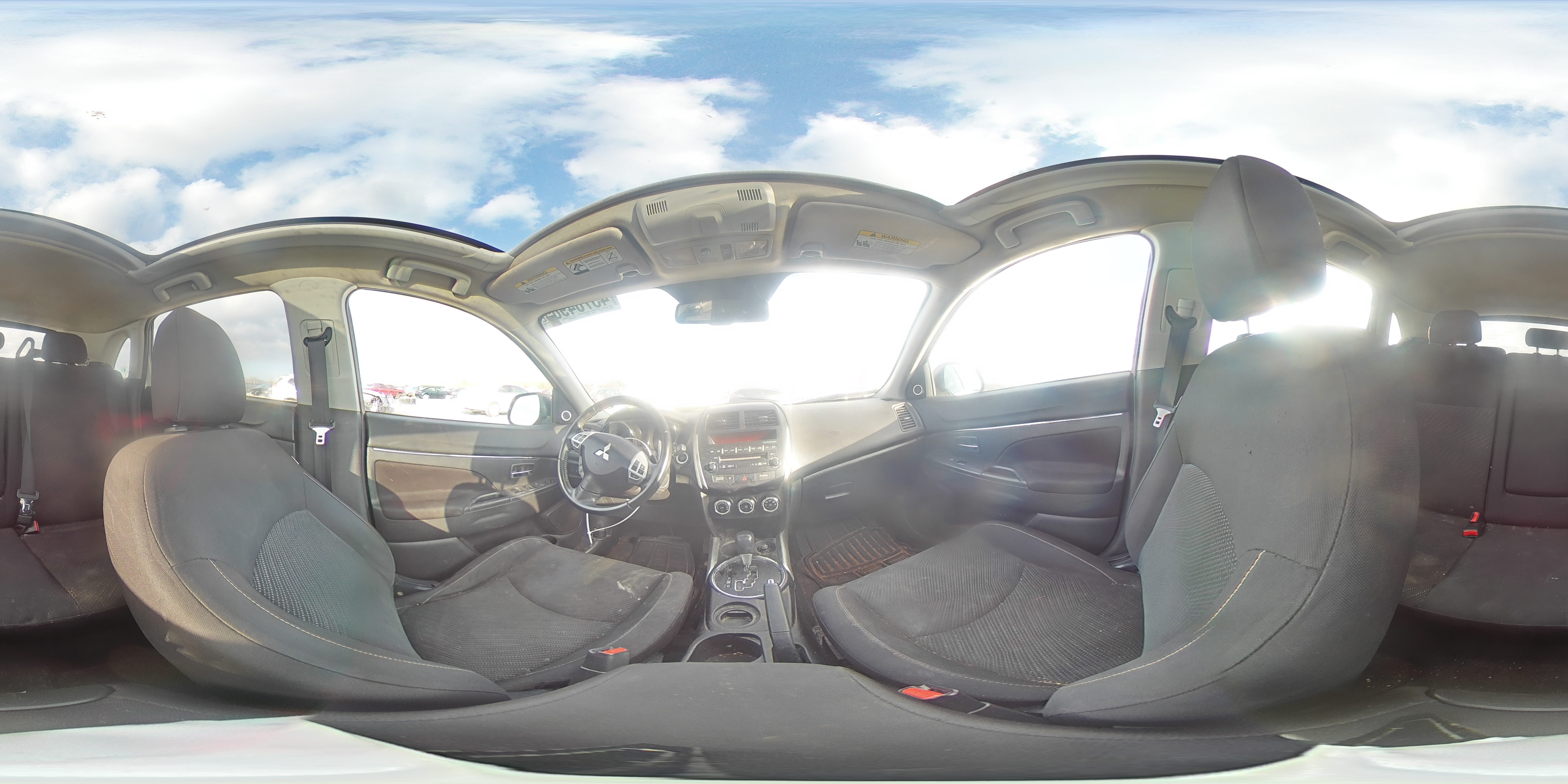 2013 Mitsubishi Outlander - Image 14
