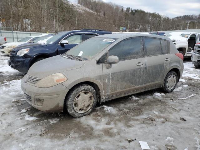 2009 Nissan Versa S продається в Hurricane, WV - All Over