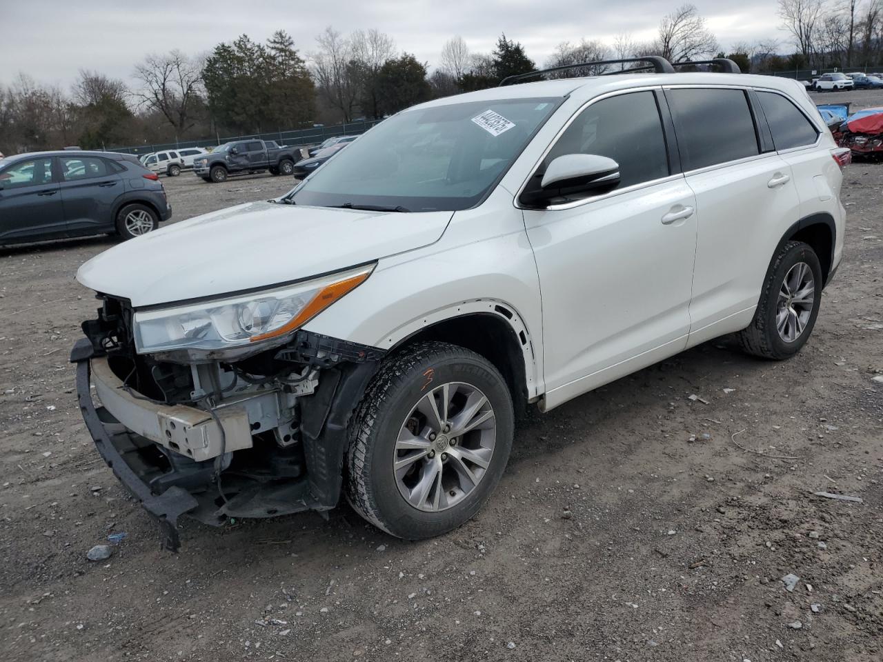 2015 Toyota Highlander - Image 1