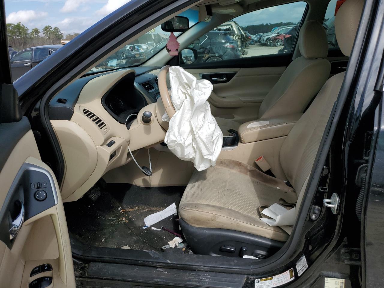 2015 Nissan Altima - Image 8