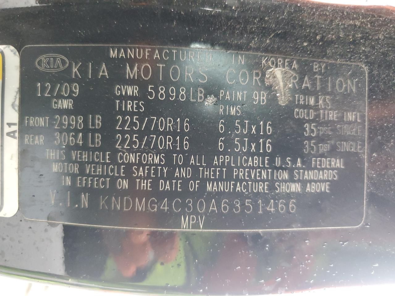 2010 Kia Sedona - Image 13