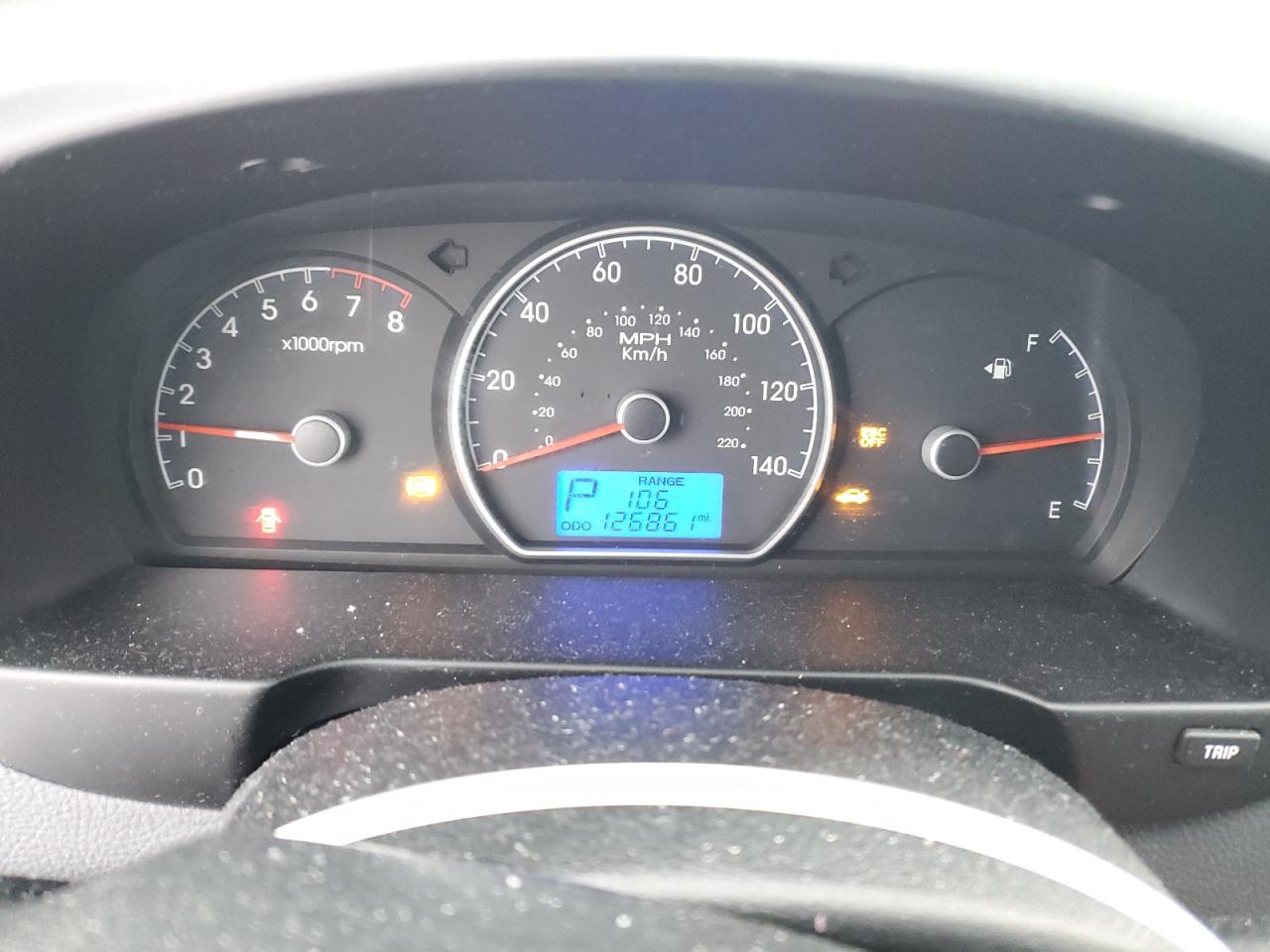 2010 Hyundai Elantra - Image 9