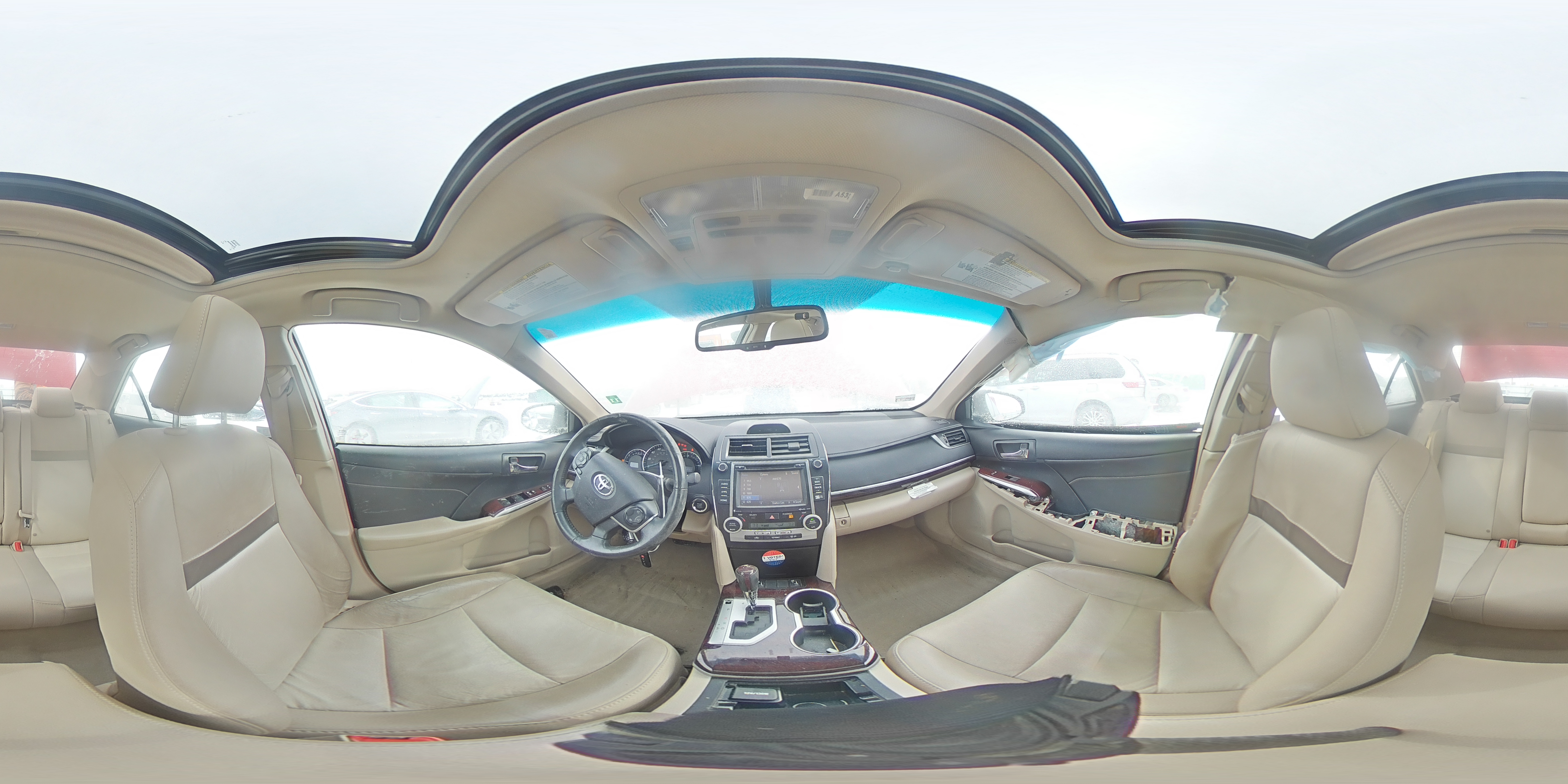 2014 Toyota Camry - Image 13