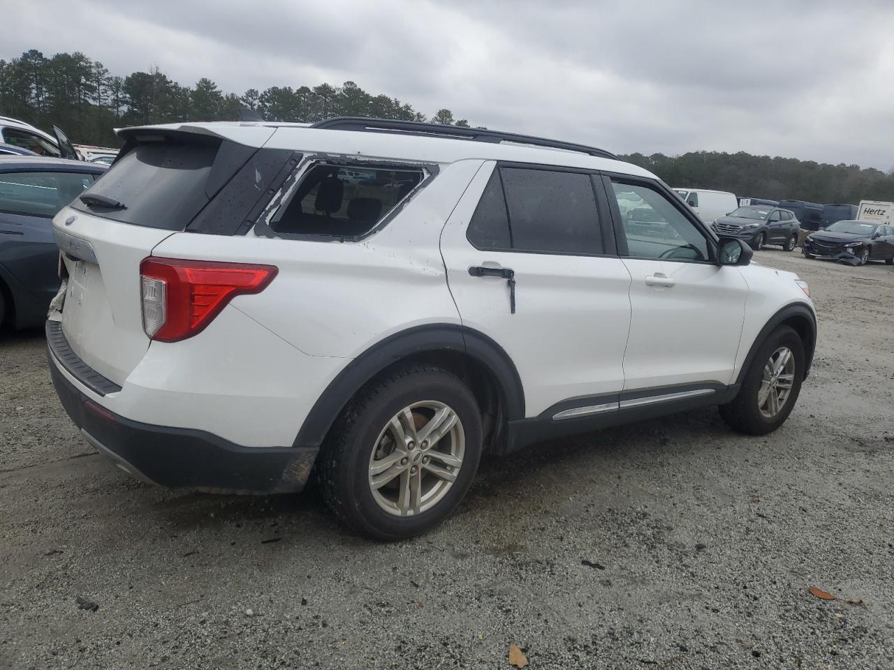 2023 Ford Explorer - Image 3