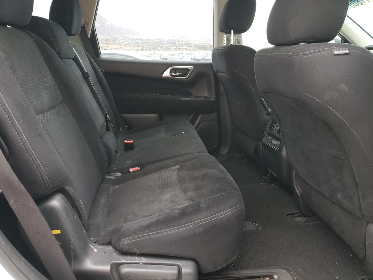 2015 Nissan Pathfinder - Image 11