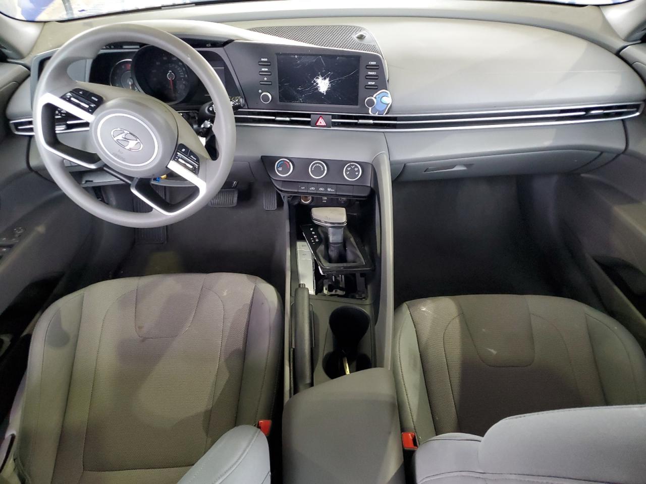 2021 Hyundai Elantra - Image 8