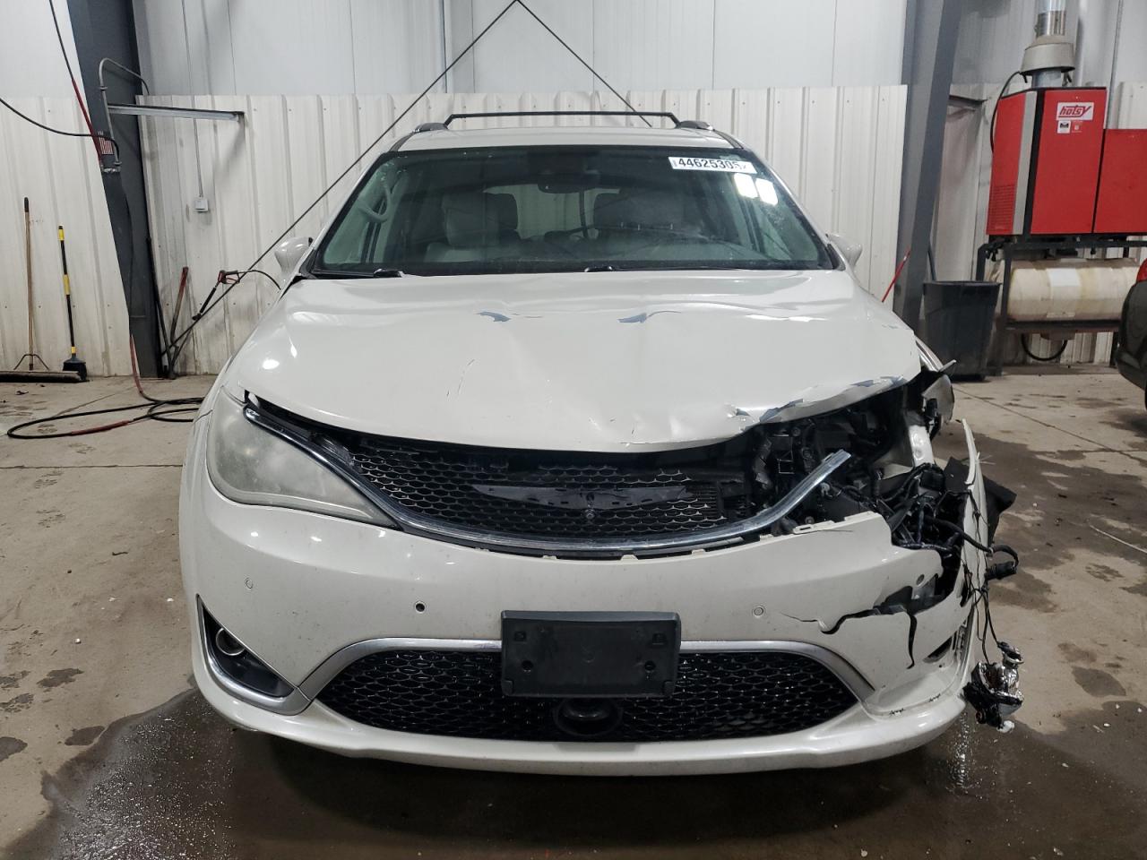 2017 Chrysler Pacifica - Image 5