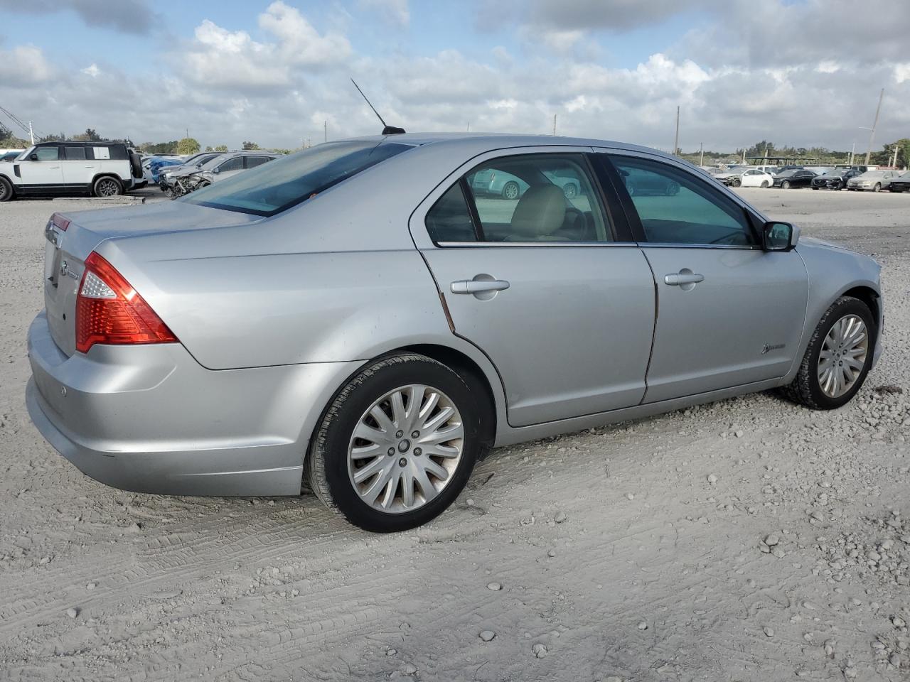 2010 Ford Fusion - Image 3