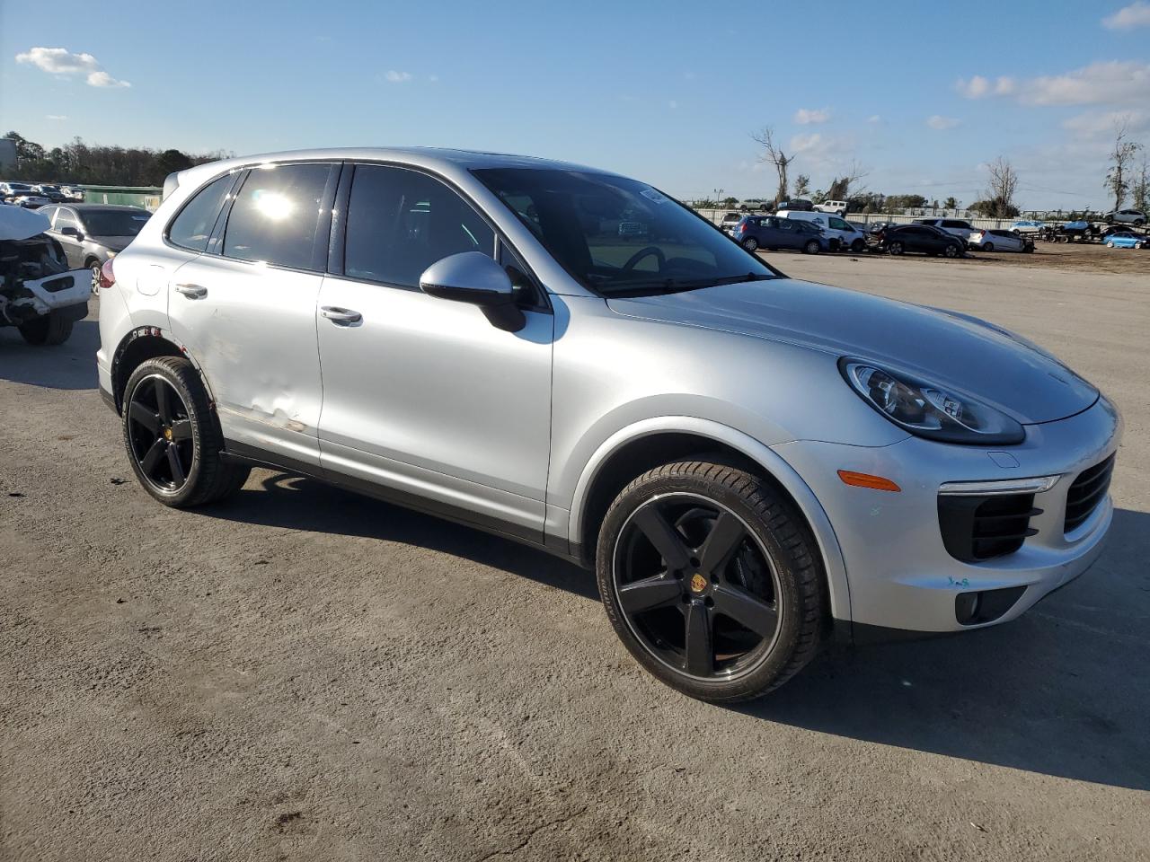 2017 Porsche Cayenne - Image 4