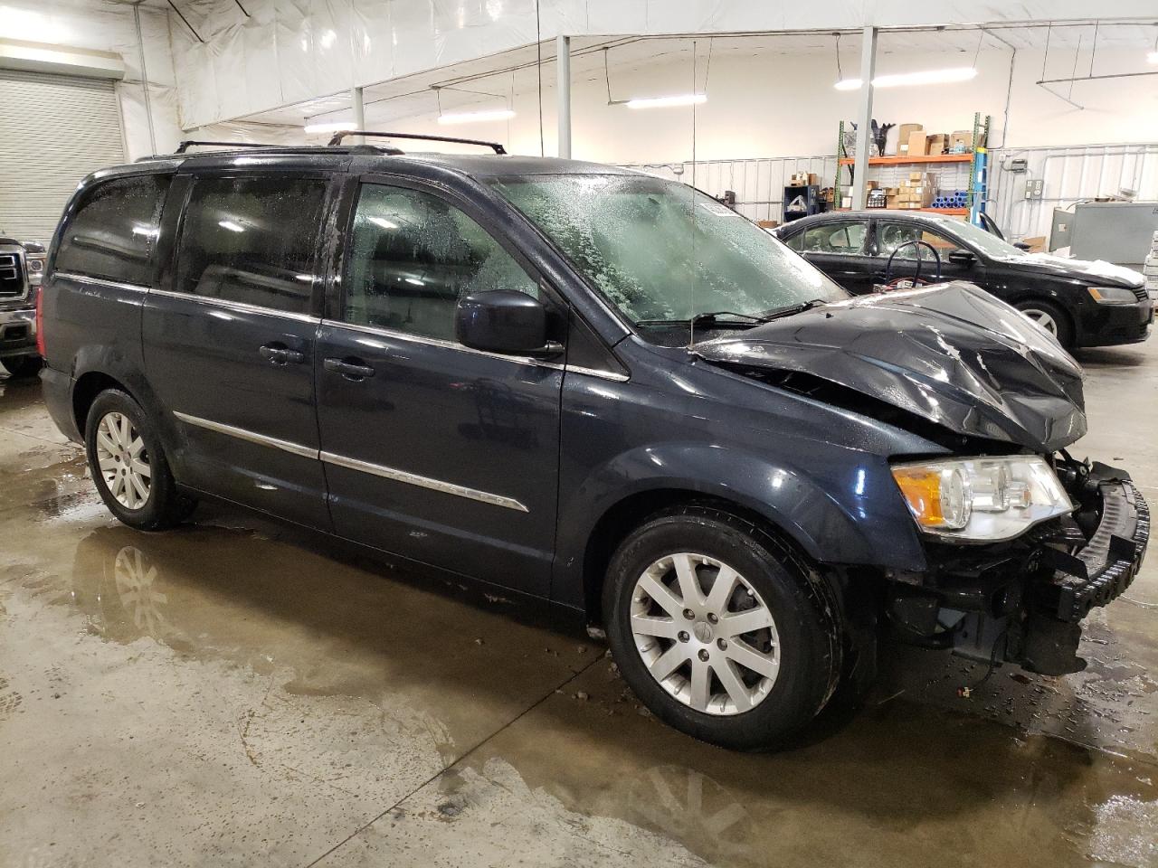 2014 Chrysler Town & Country - Image 4