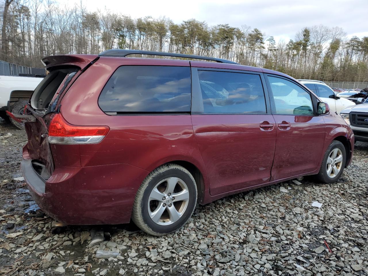 2014 Toyota Sienna - Image 3