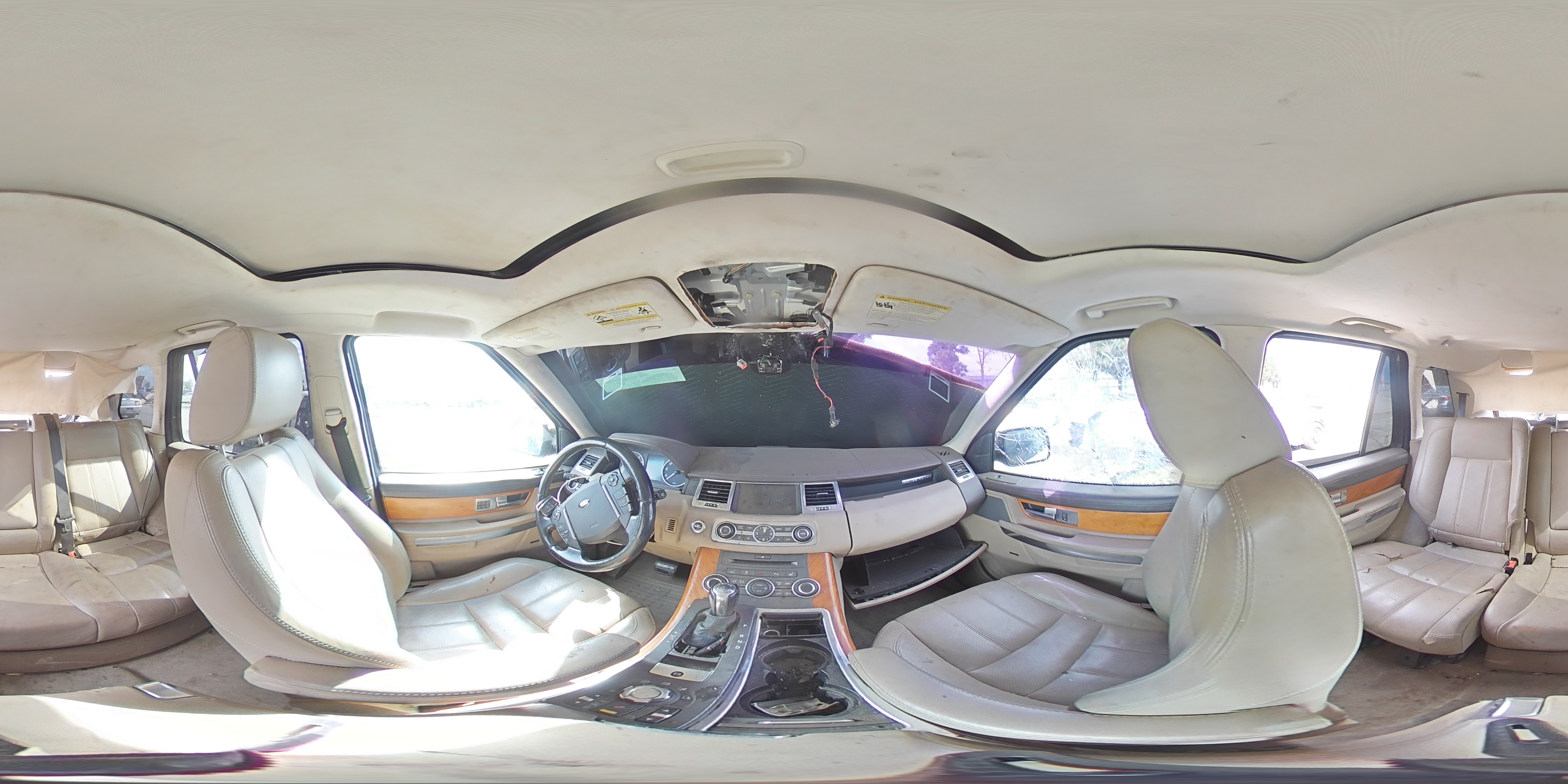 2011 Land Rover Range Rover - Image 12