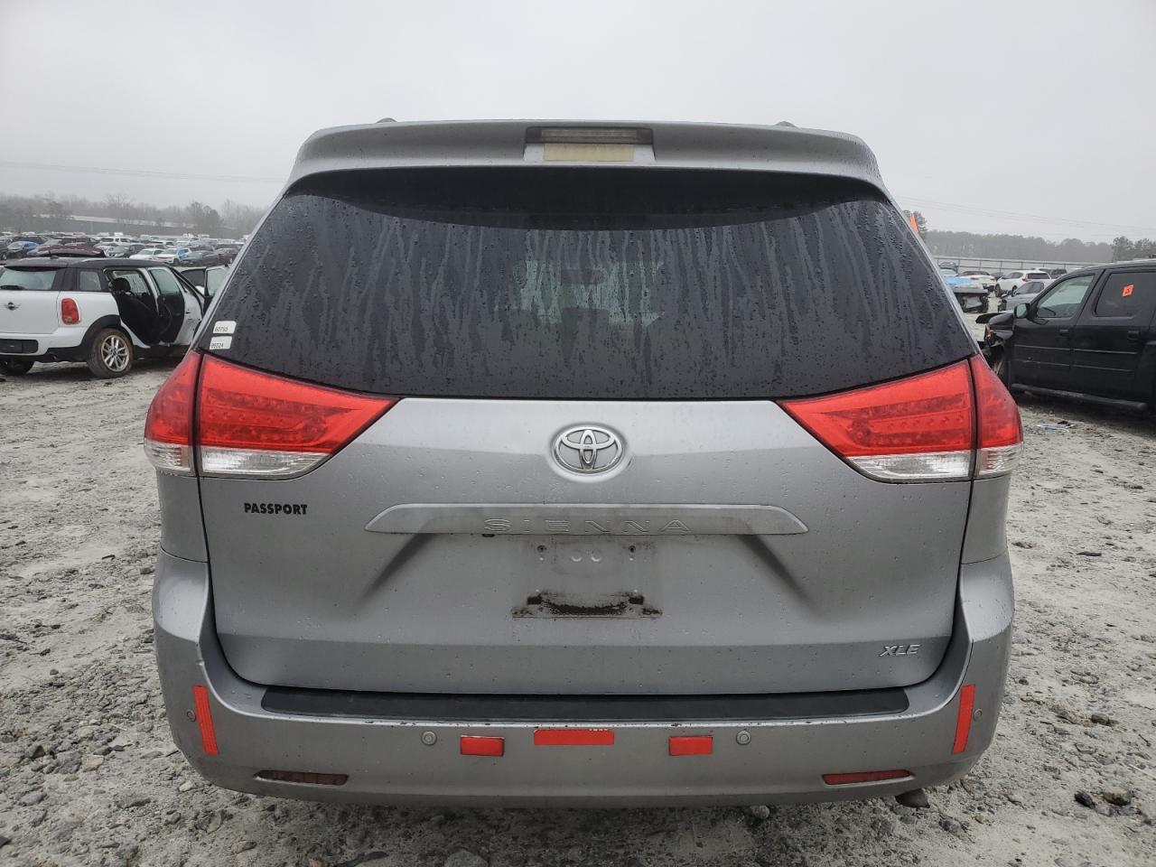 2013 Toyota Sienna - Image 6