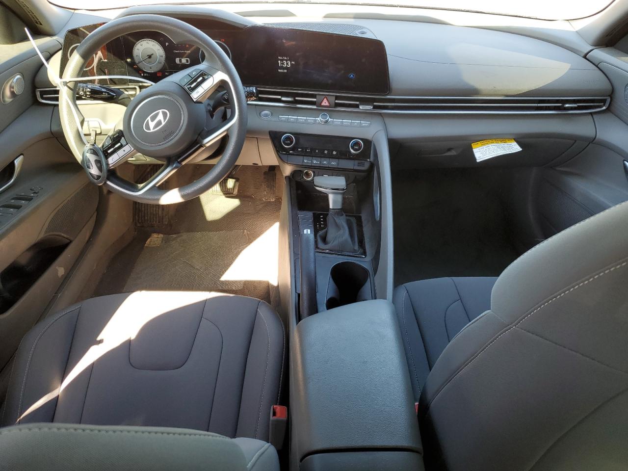 2024 Hyundai Elantra - Image 8