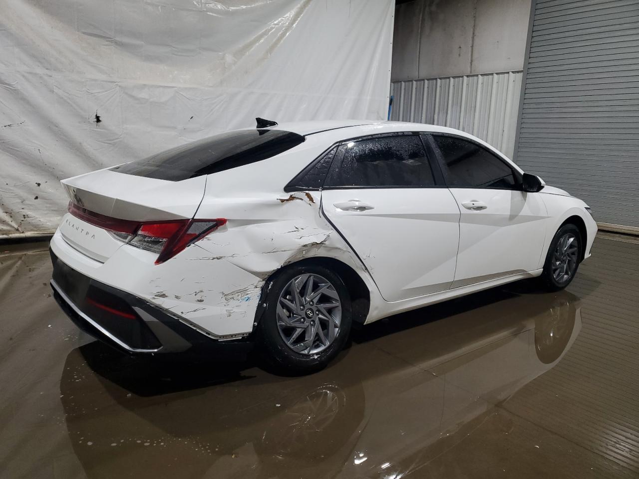 2024 Hyundai Elantra - Image 3