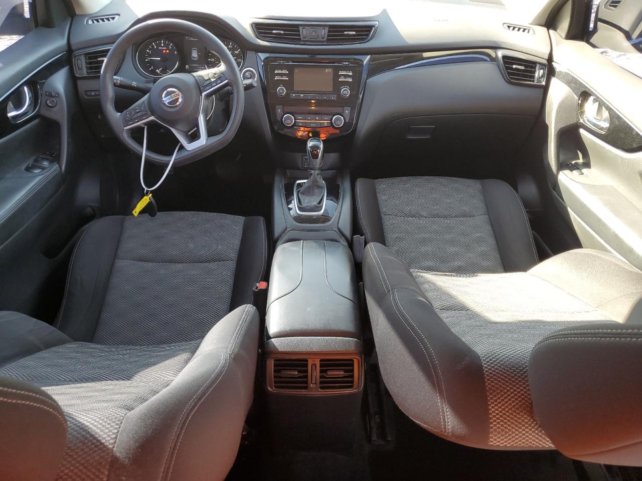 2017 Nissan Rogue - Image 8