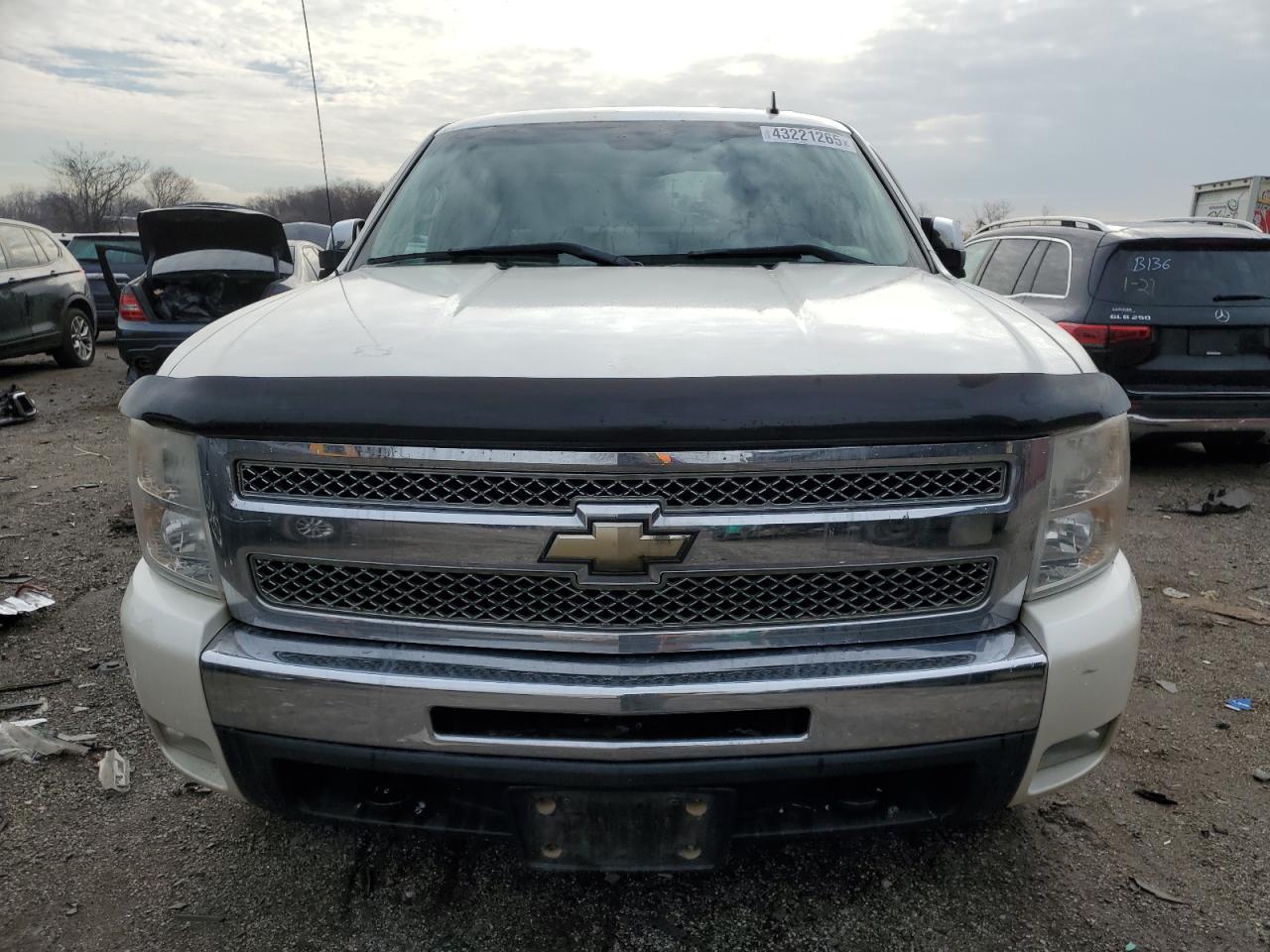 2011 Chevrolet Silverado - Image 5
