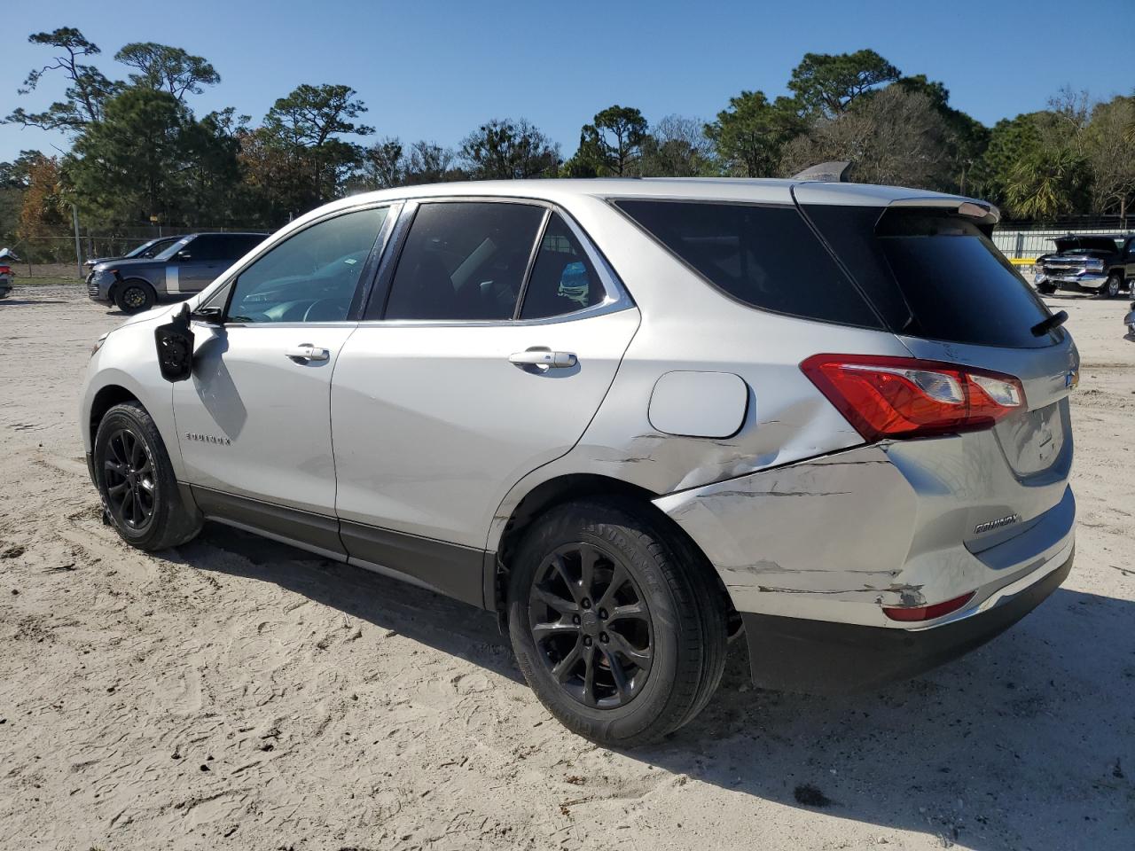 2018 Chevrolet Equinox - Image 2