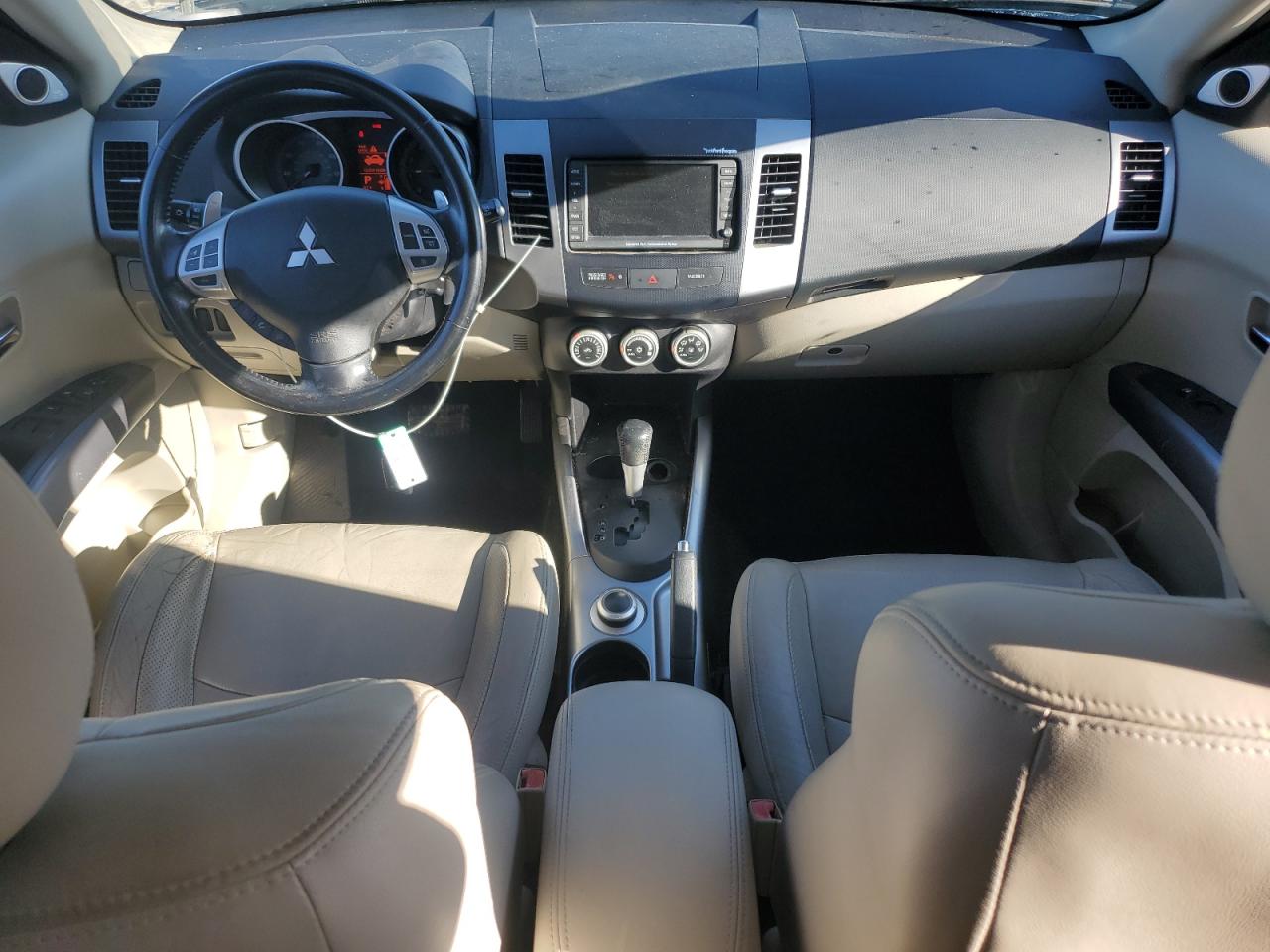 2008 Mitsubishi Outlander - Image 8