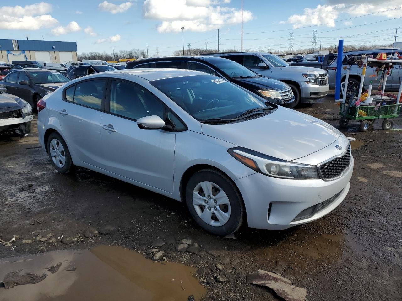 2017 Kia Forte - Image 4