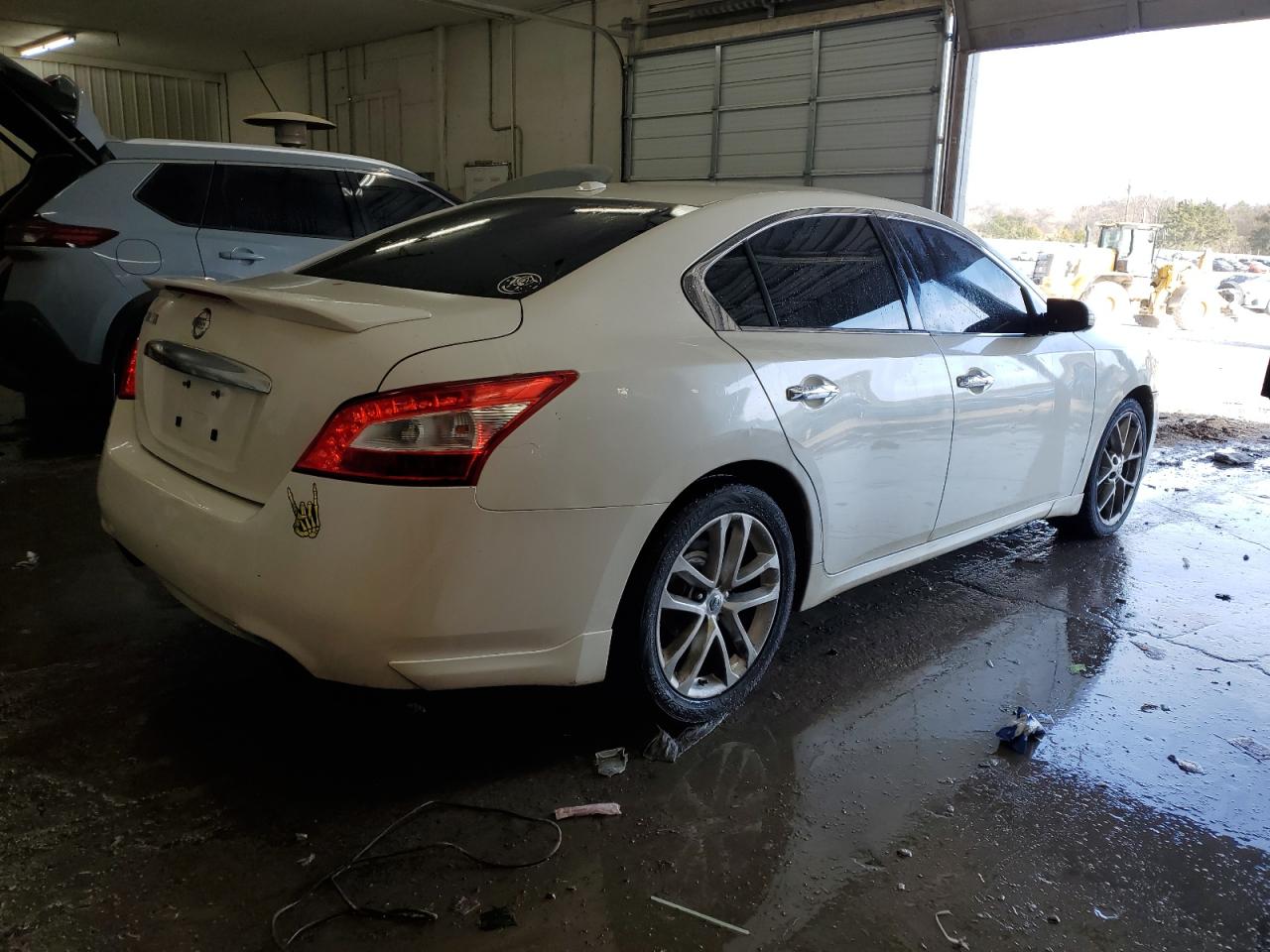 2010 Nissan Maxima - Image 3