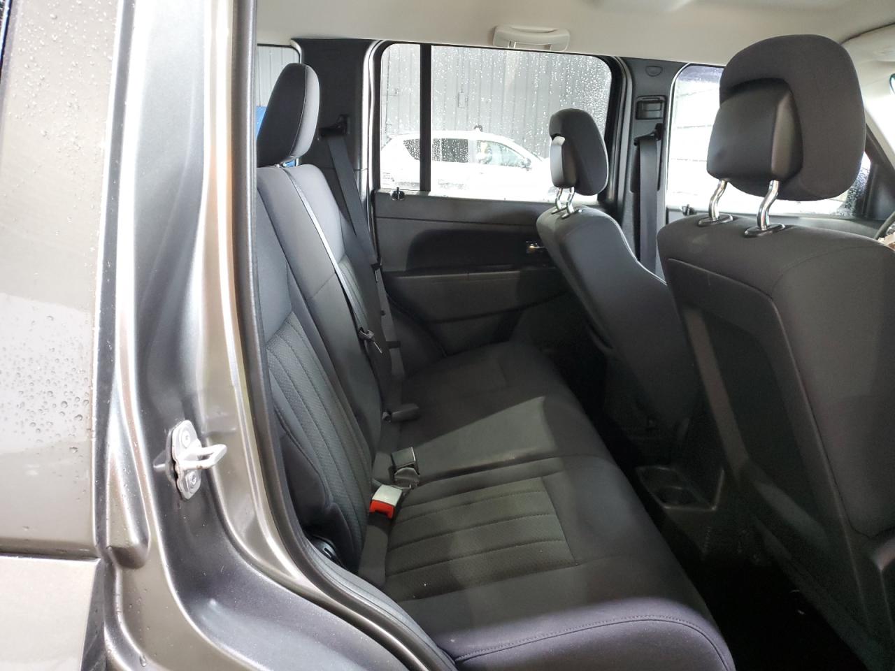 2012 Jeep Liberty (North America) - Image 11