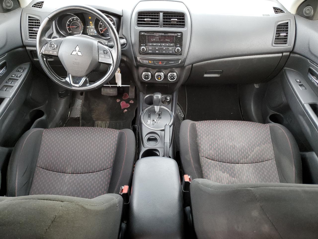 2017 Mitsubishi Outlander - Image 8