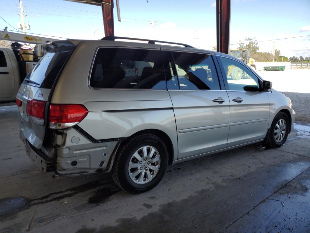2008 Honda Odyssey - Image 3