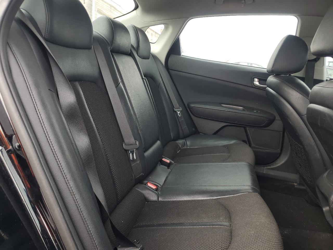 2019 Kia Optima - Image 10