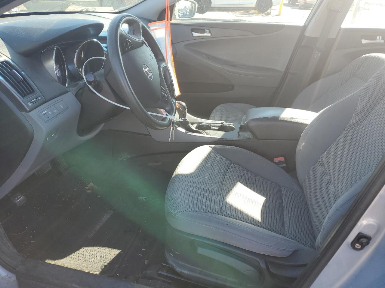 2011 Hyundai Sonata - Image 7