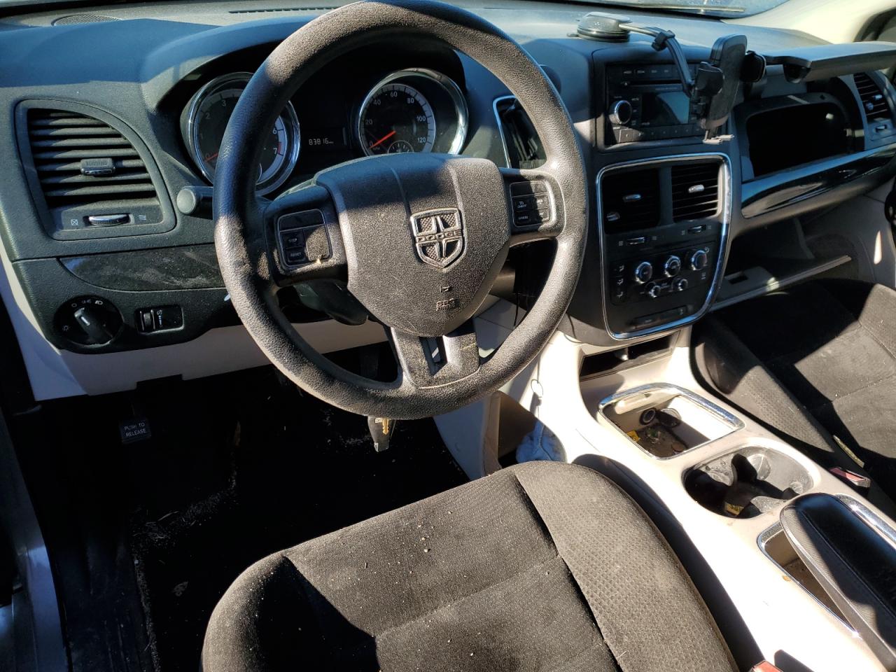 2016 Dodge Caravan - Image 8