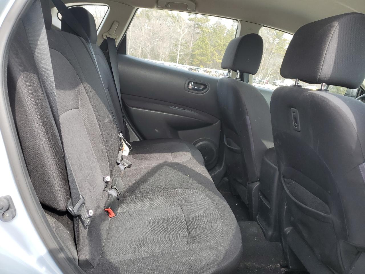 2015 Nissan Rogue - Image 11