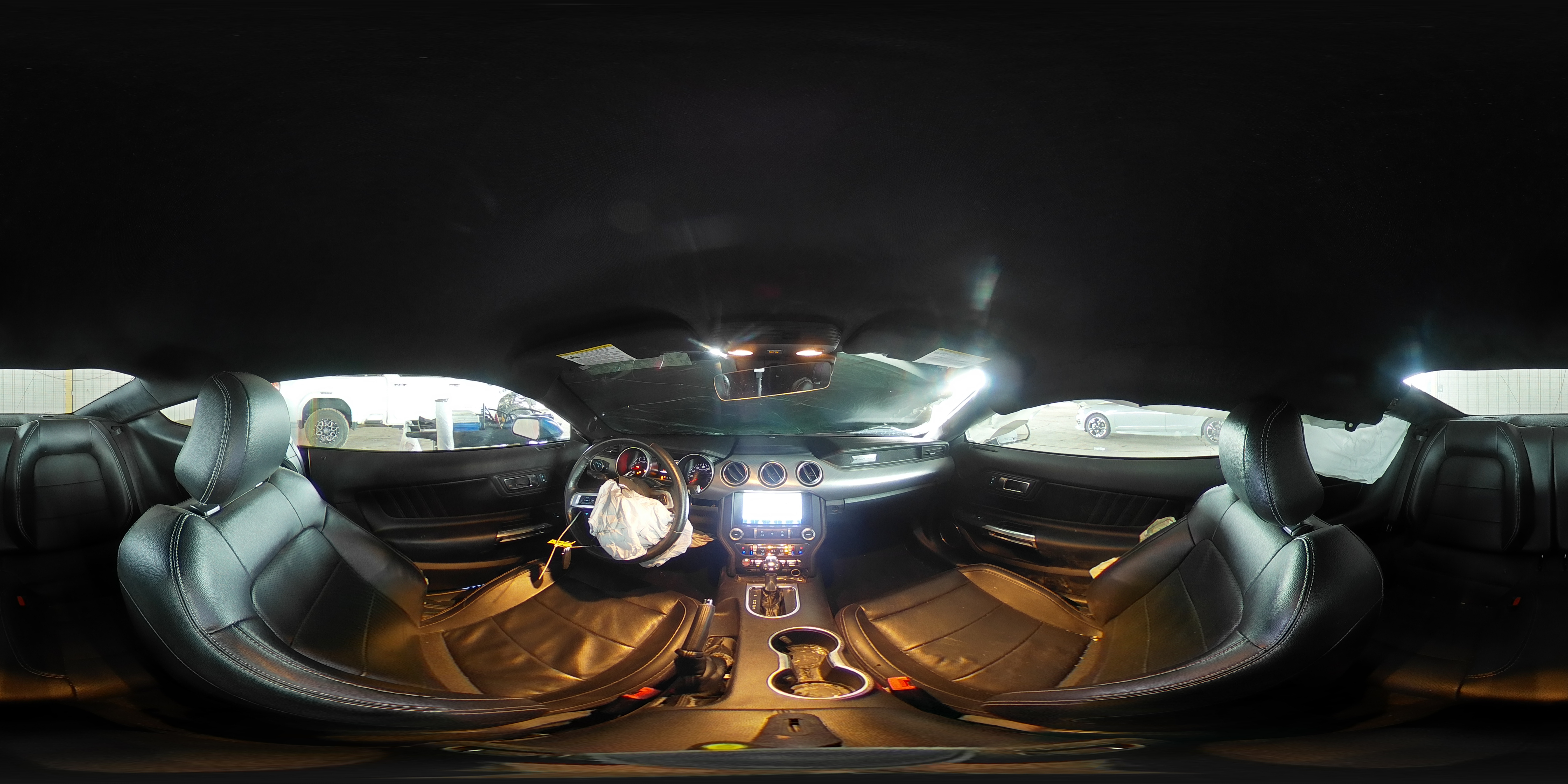 2022 Ford Mustang - Image 12