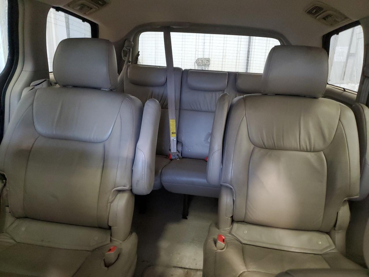 2006 Toyota Sienna - Image 10