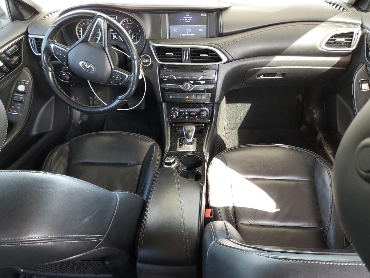 2017 Infiniti QX30 - Image 8