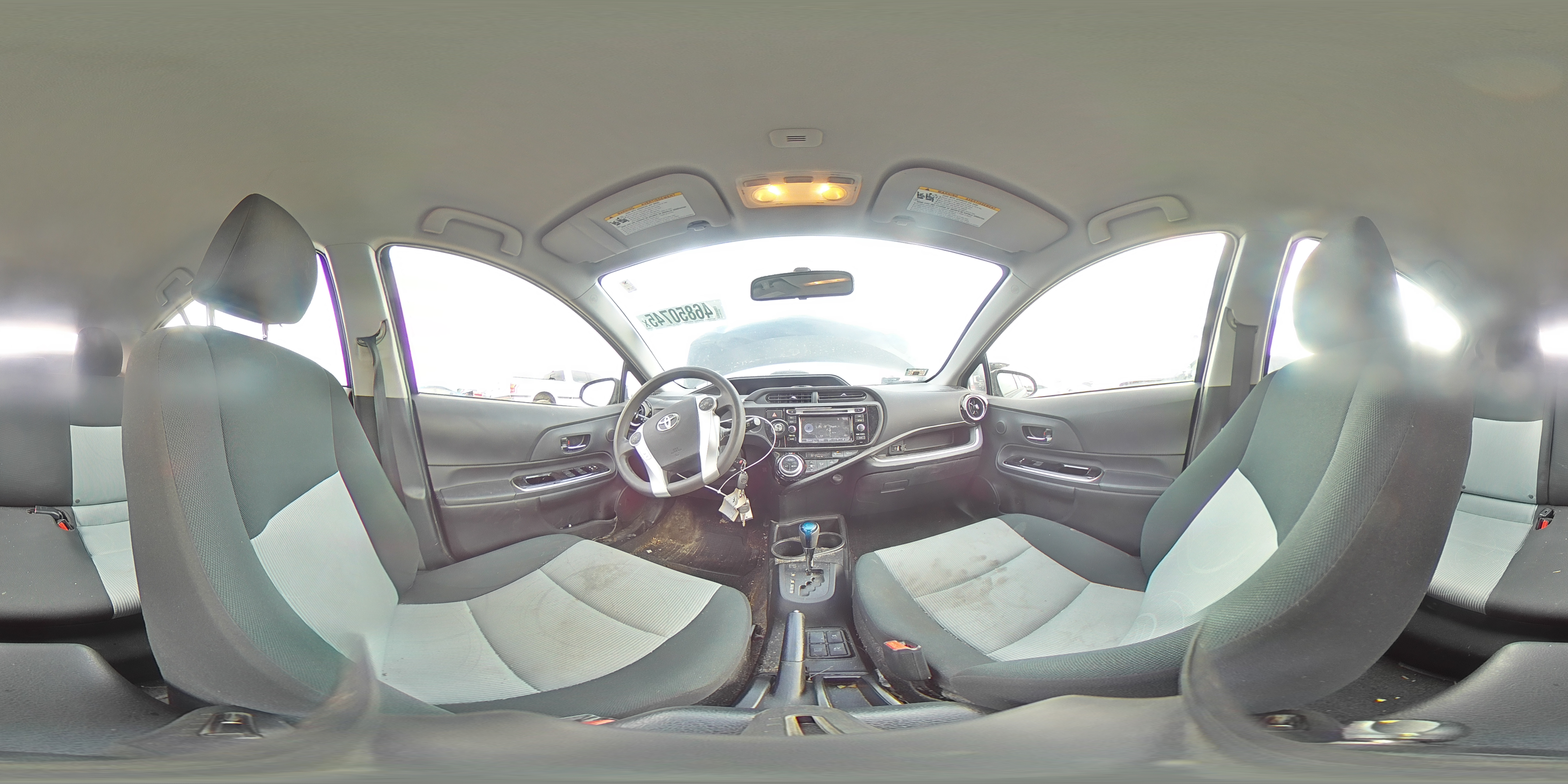 2016 Toyota Prius - Image 13